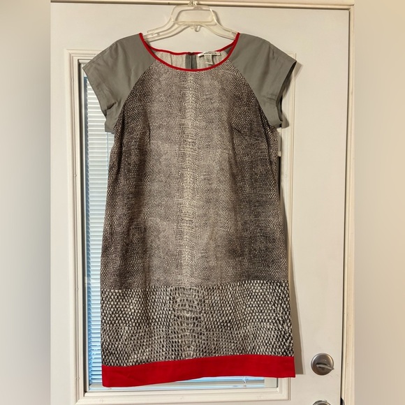 Kenneth Cole New York Dresses & Skirts - Kenneth Cole New York Gray Snake-Print Shift Dress with Red Trim